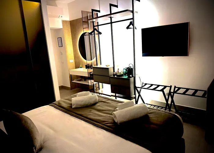 Cicerone\'S Luxury Suites