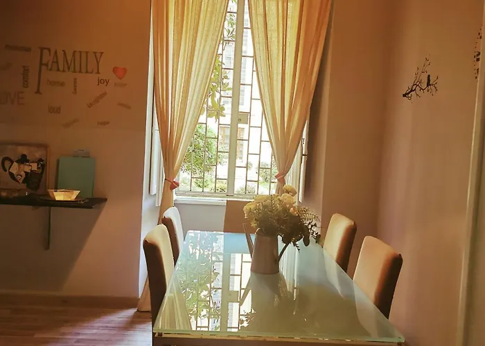 Alexia Home