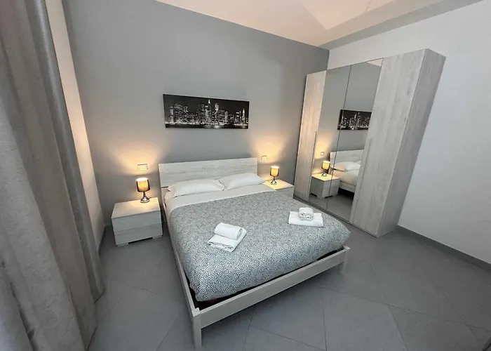 Rhome Away Marconi