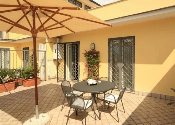Crosti Apartments
