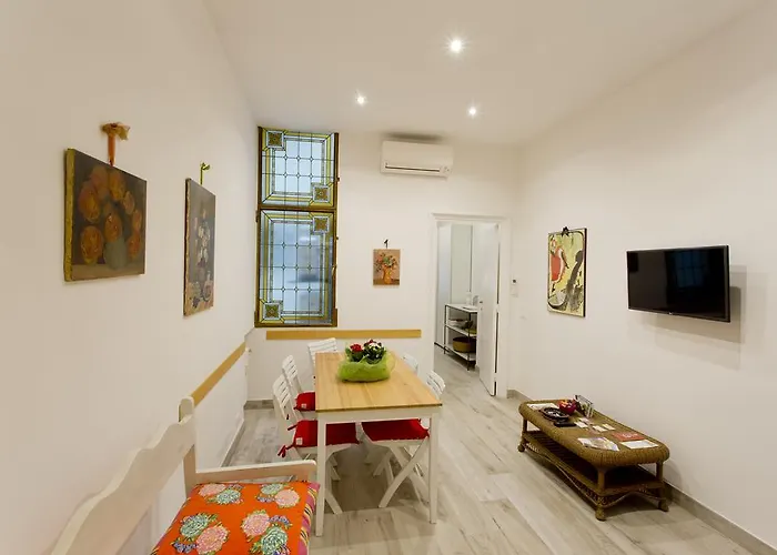 Venturi House