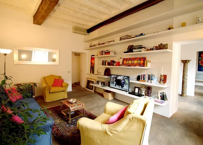 Trevi Fountain 2Br Apartment