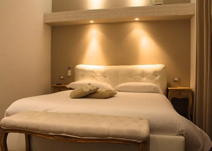 Roman Royal Rooms