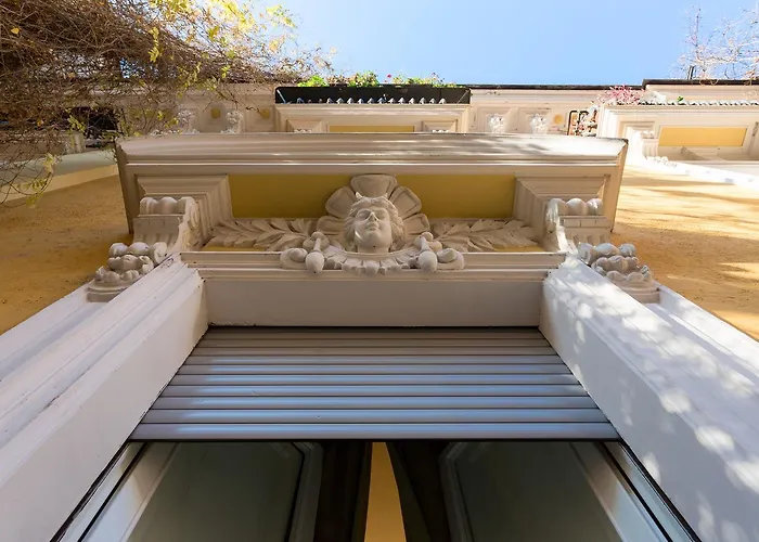 Dona\'S Luxury House