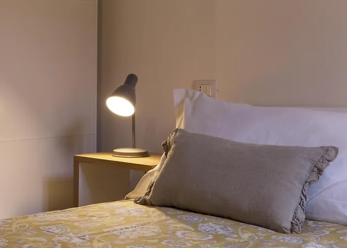 Cozy Apartment In Via Degli Spagnoli - Fromhometorome