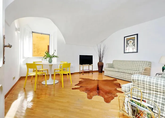 Clementina Charme - My Extra Home