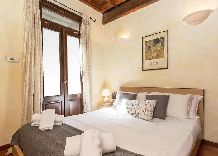 Rental In Rome Luce Apartment