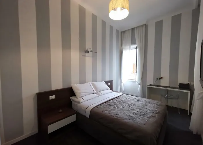 Spanish Hill Luxury Apartment