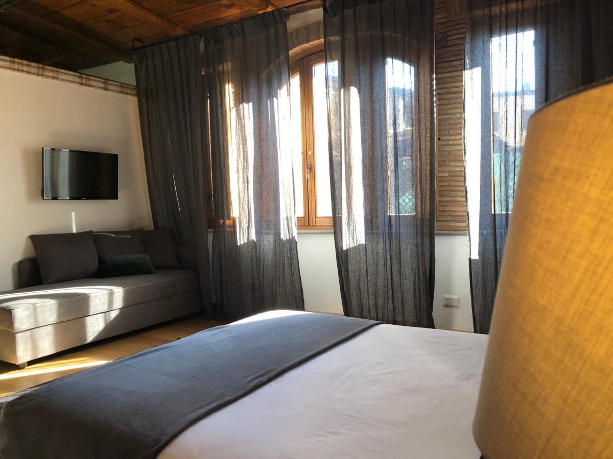 Hotel Giuturna Boutique 3*