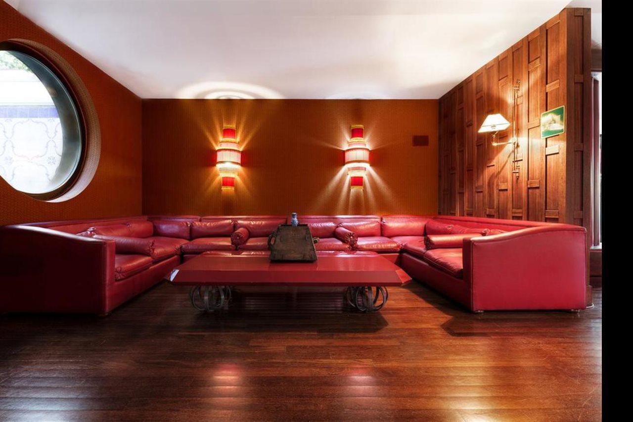 Grand Colony Hotel