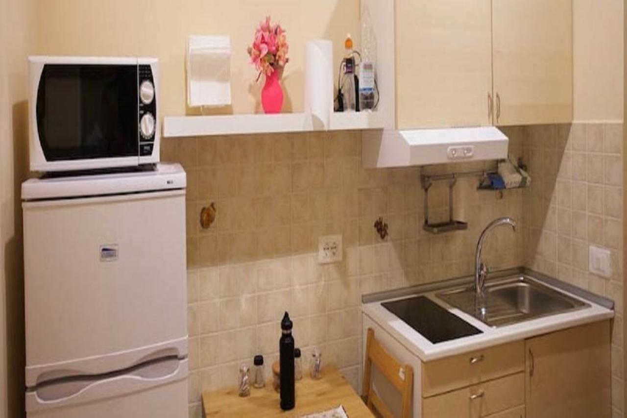 Elizabeth Apartment Rome