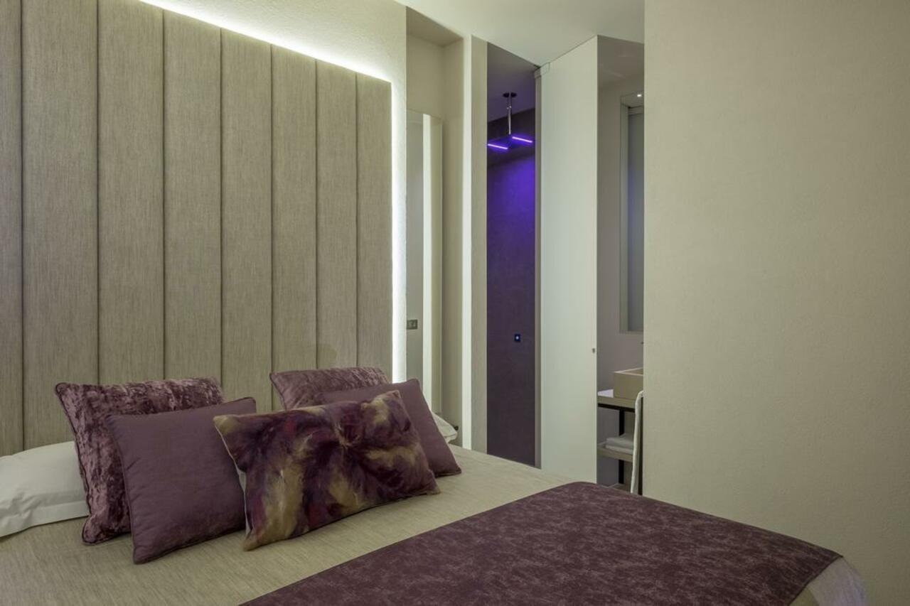 230 Luxury Roma