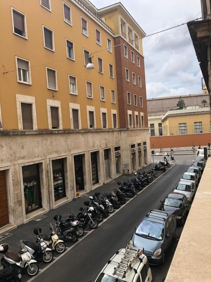 Art Atelier Risorgimento Gjestgiverier Roma