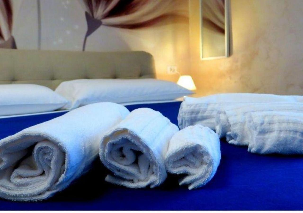 Deluxe And Chilling Jacuzzi