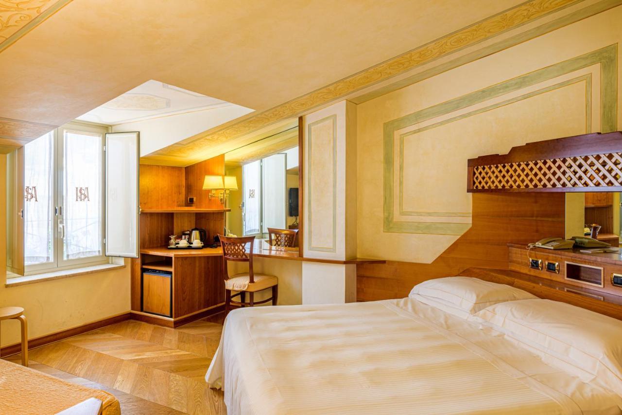 S. Anna Hotel 3*