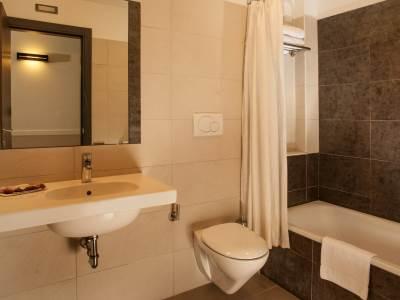 Hotell Artis 4*