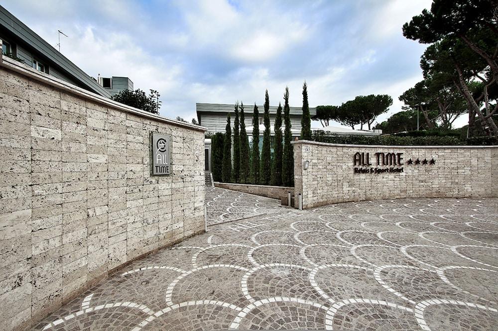 Time Relais & Sport Hotell 4*