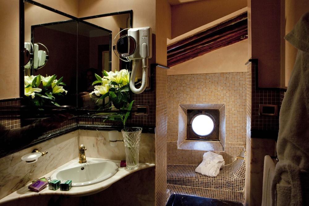 Hotel Castello Della Castelluccia 4*