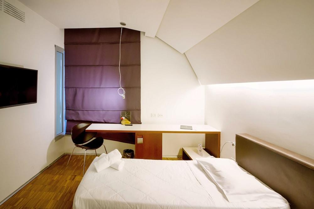 Black Hotel Roma
