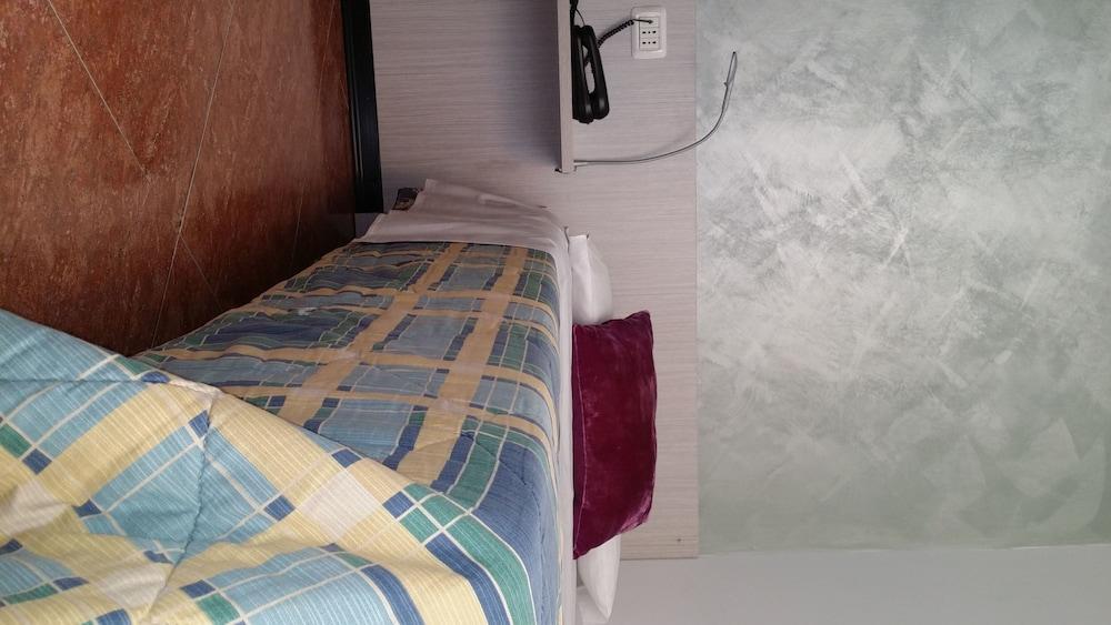 Dharma Boutique & Hotell 4*