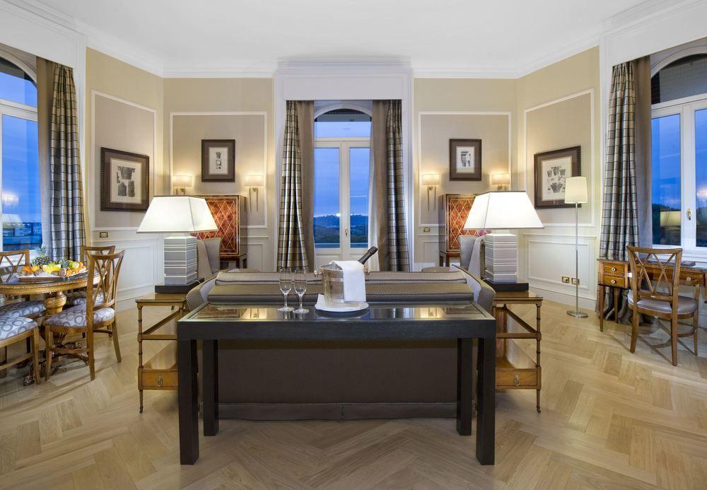 Hotel Marriott Grand Flora 4*
