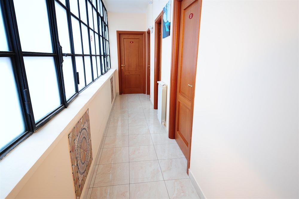 Mosaic Hotel *
