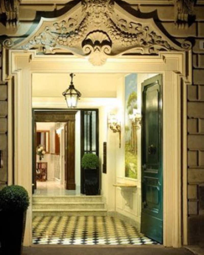 Opera Affittacamere 3*