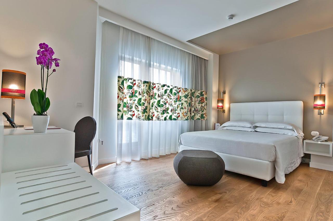 Caravel Roma