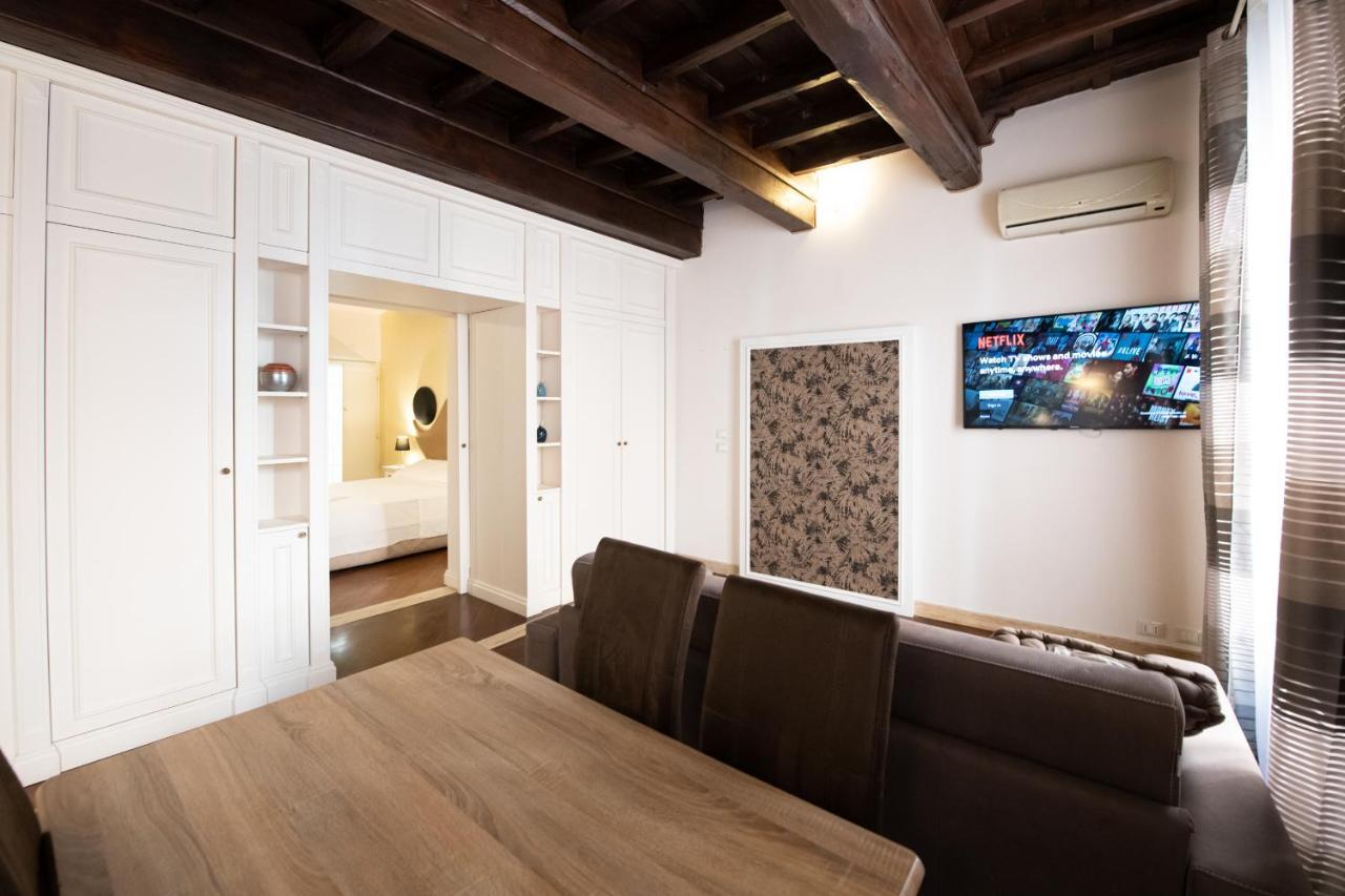 Magenta Collection Crociferi 1 Apartment Rom
