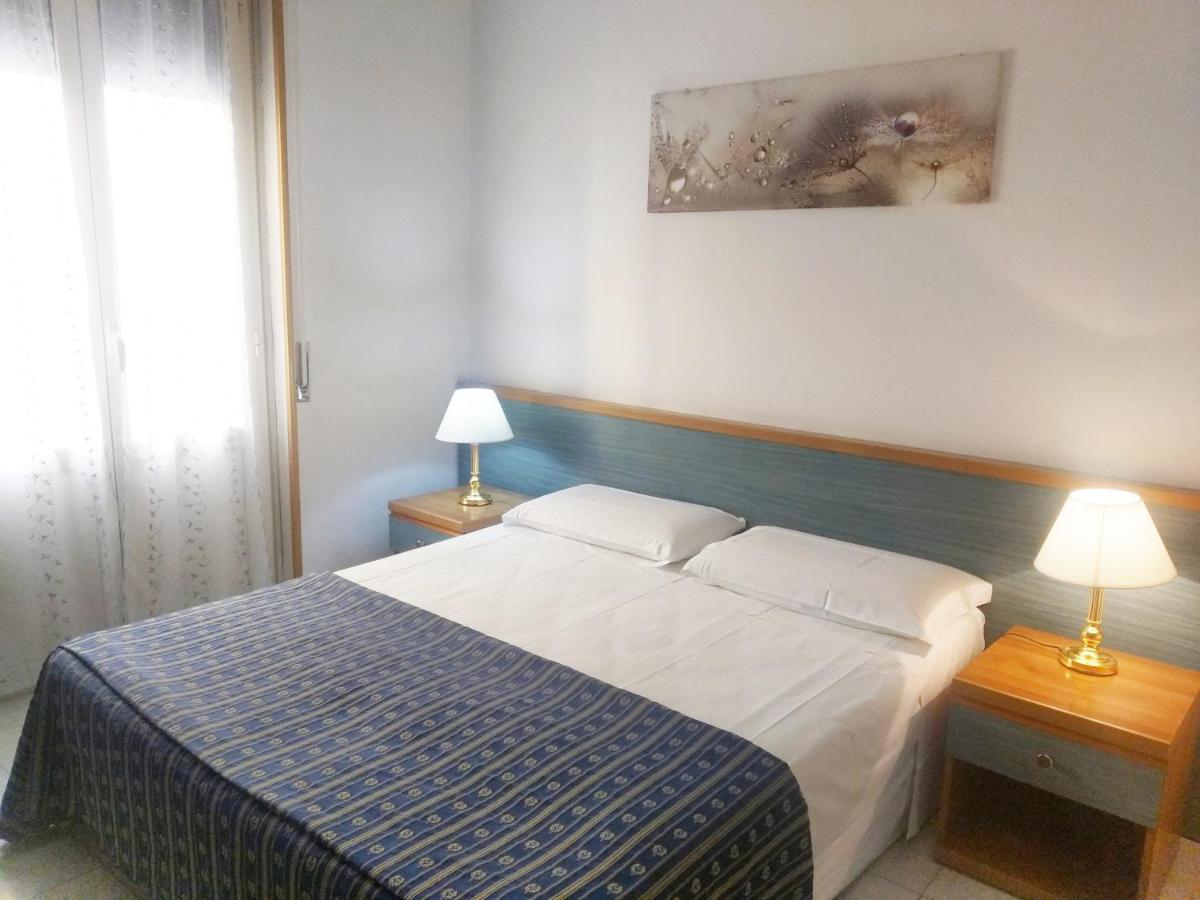 Hotel Athena 3*