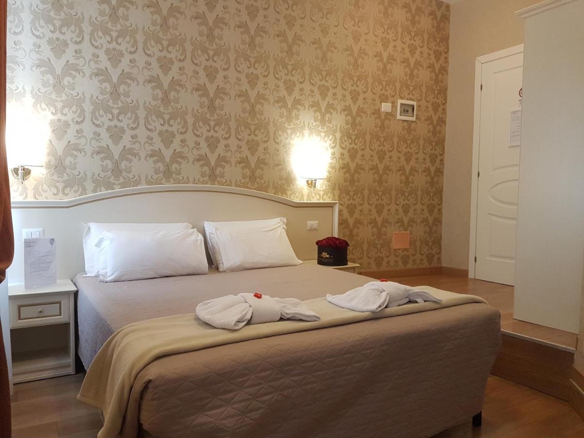 Domus Bocca Di Leone Roma
