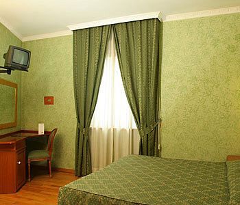 Fellini 3* Roma