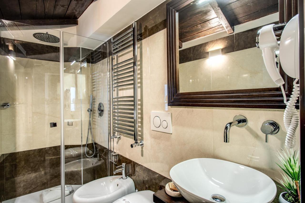 Boutique Relais Barozzi & Guest house Rome