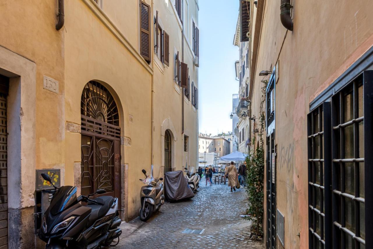 Deluxe - Campo Dei Fiori Leilighet