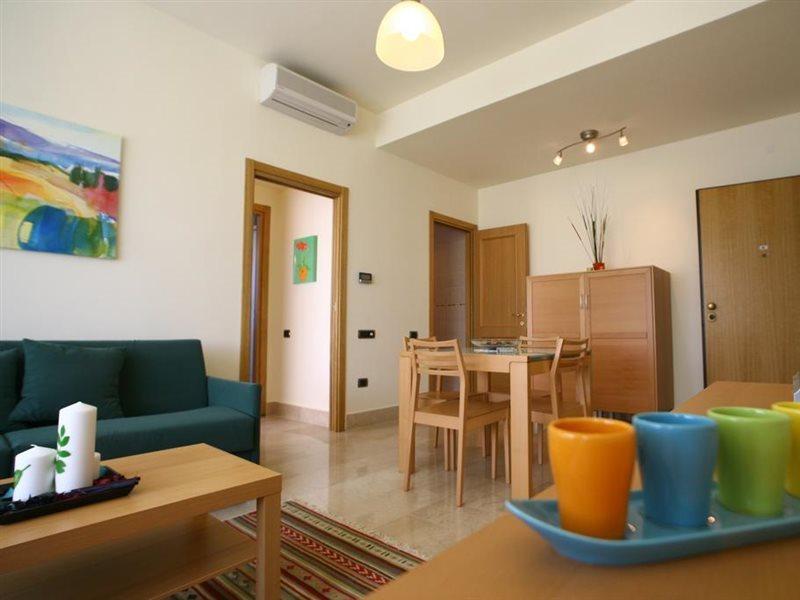 Lux Apart-hotel