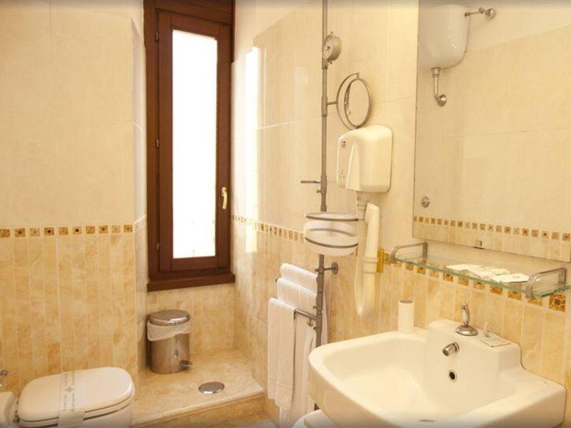 Bed & Breakfast Le Di Via Ottaviano - In 2*