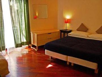 Chain Gallienus Guest house
