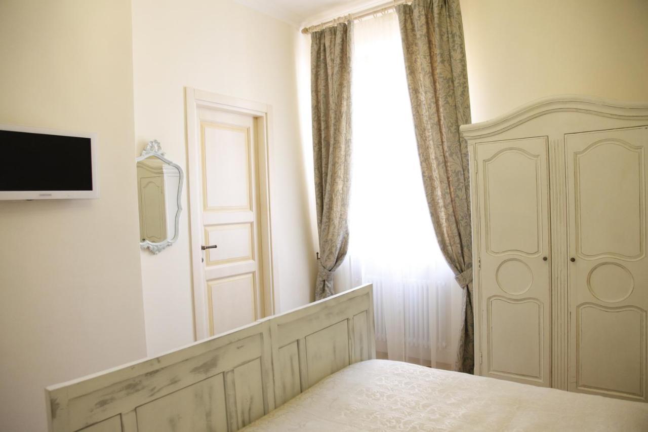 Bed and breakfast 30 *