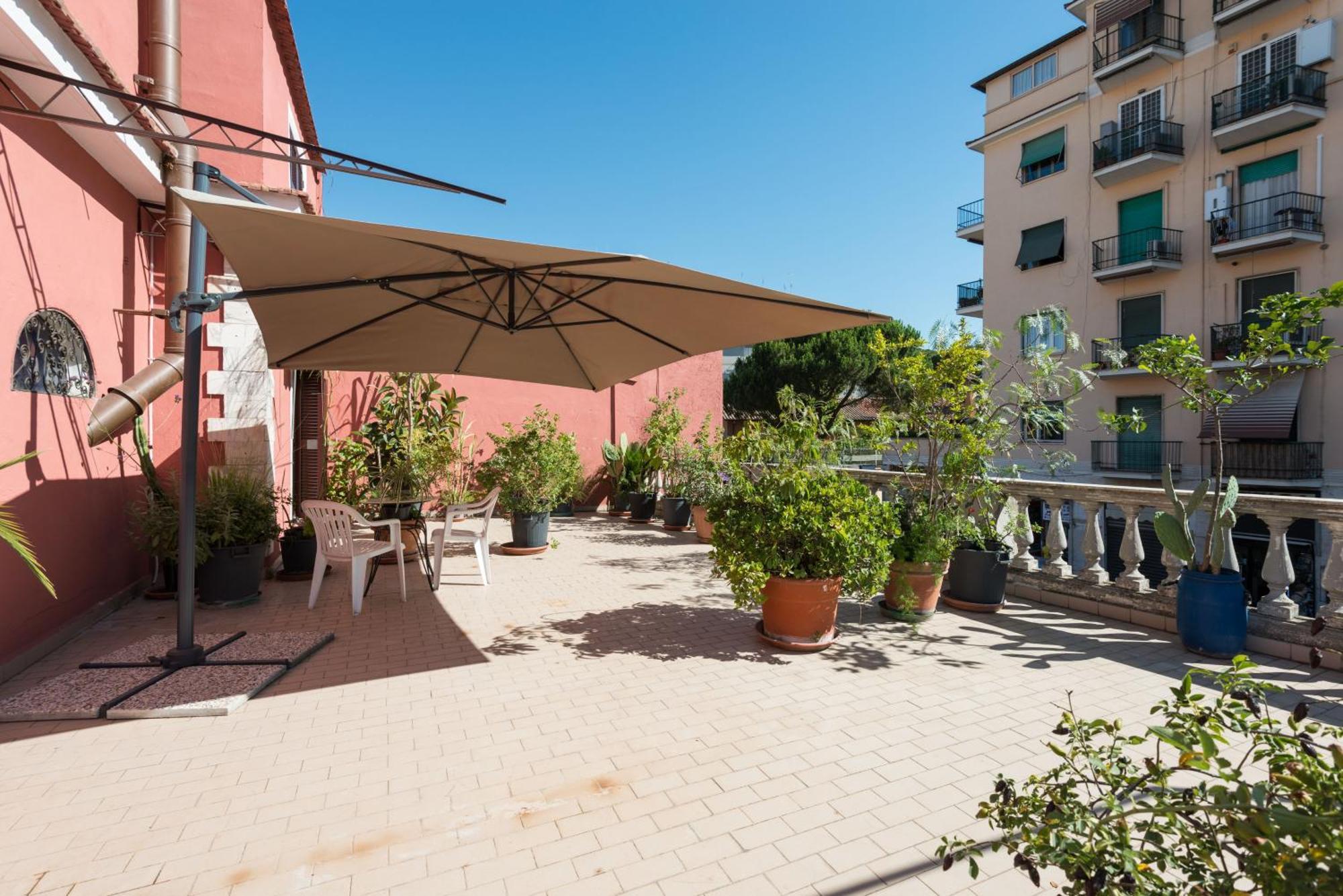 Cornelia Penthouse Bed & Breakfast *