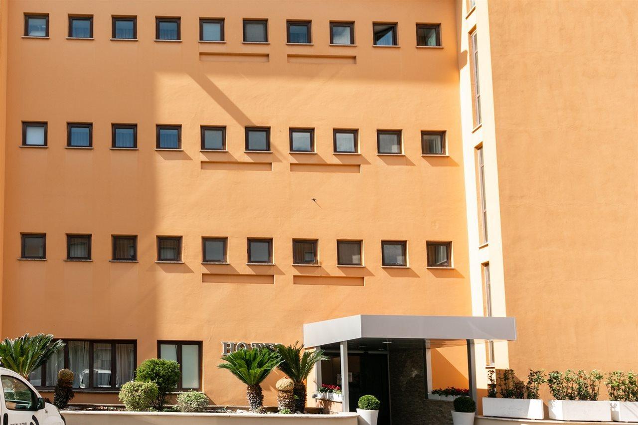 Hotel Garden Area Eur 4*