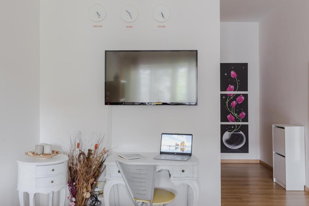 Pelizzi Apartment, 5 Persone, 2 Camere, Balcone, Cinecitta * Rom