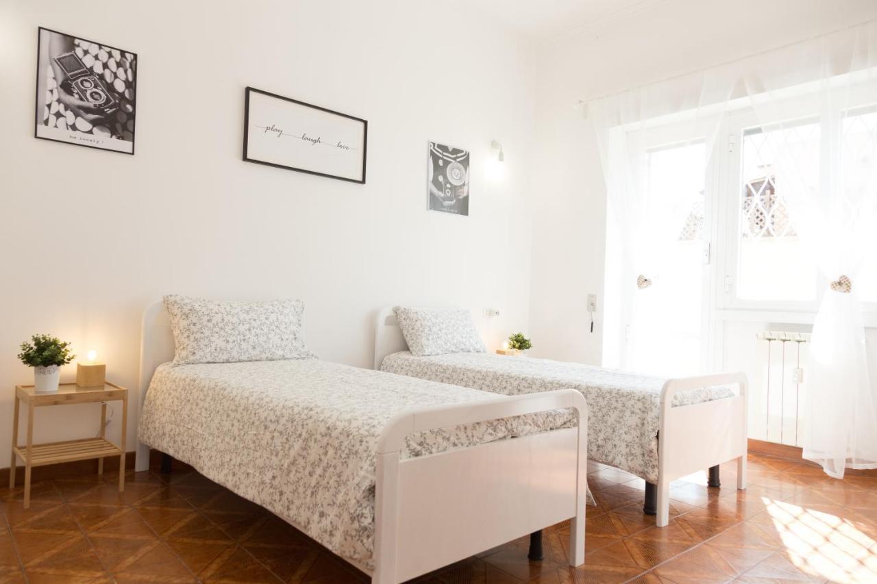 'na Casetta A * Roma