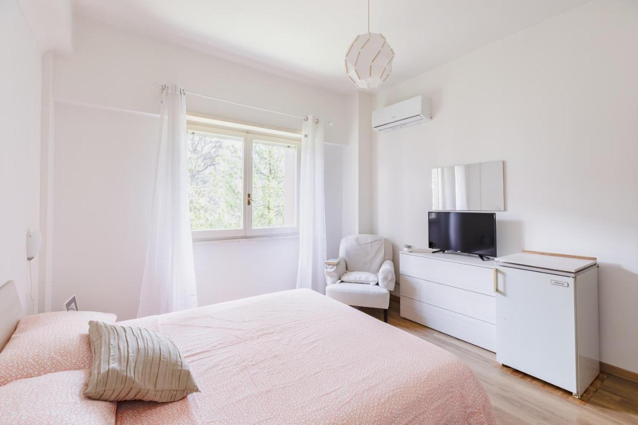 Pelizzi Apartment, 5 Persone, 2 Camere, Balcone, Cinecitta Apartment Rom