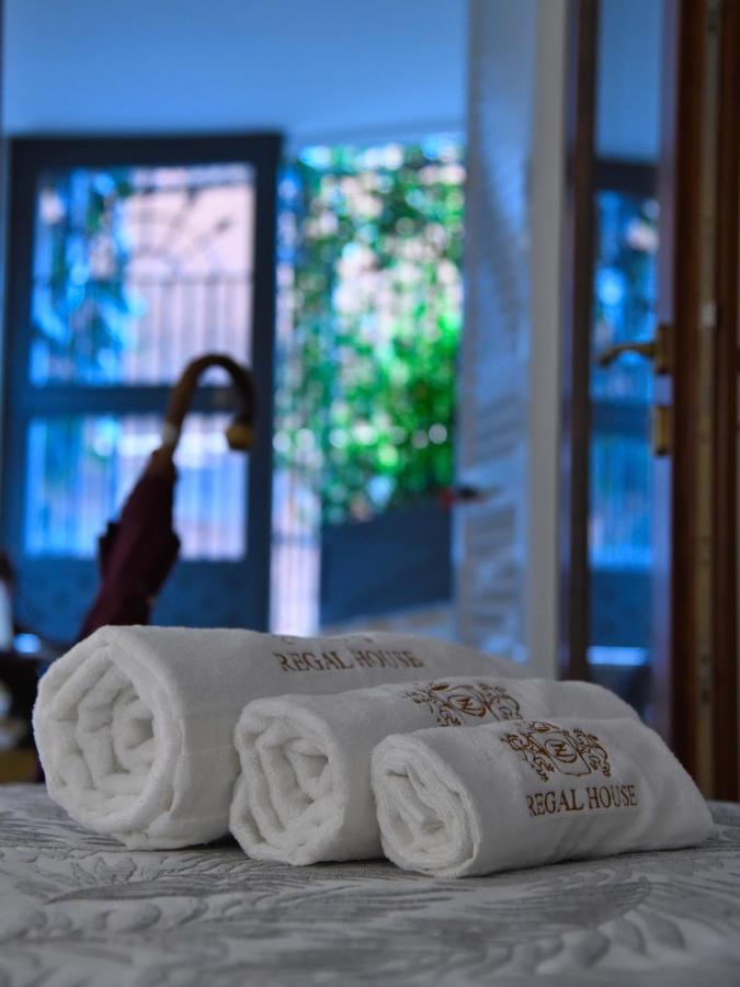 Regal House Capucci 6 Gjestgiverier *