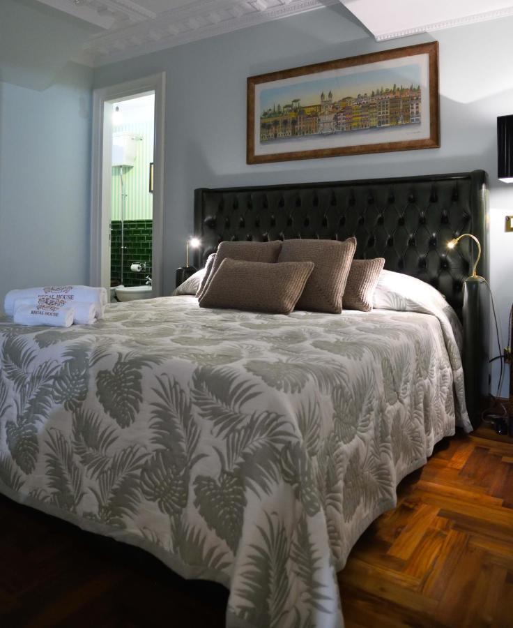 Regal House Capucci 6 *
