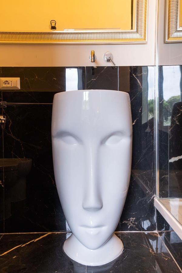 Rhome Colosseum Business Collection