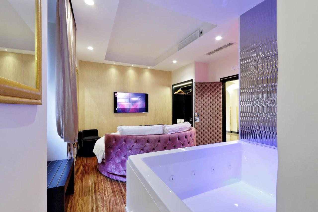Pensión Trevi Diamond Luxury Suites & Jacuzzi