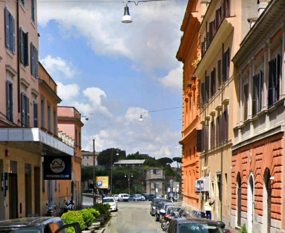 Giulia's Coliseum Roma