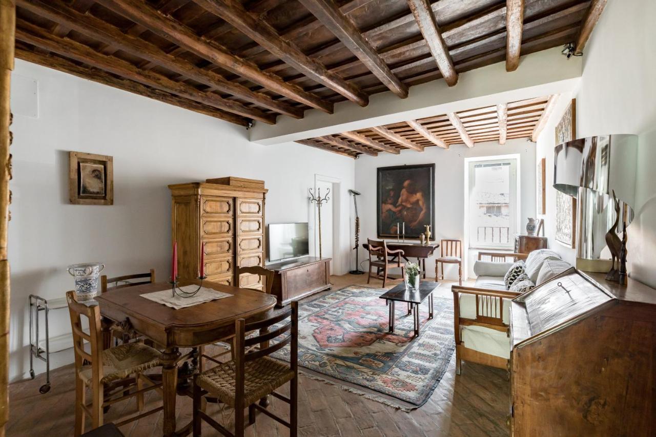 Classic And Chic In Trastevere Apartment *