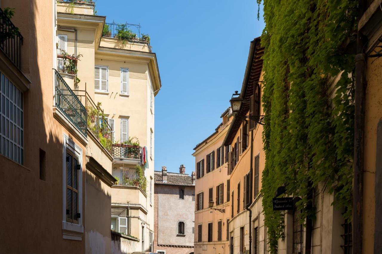 Classic And Chic In Trastevere Rome